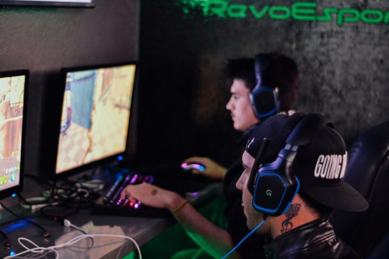 Exploring the Latest Trends in Gaming Gear and Equipment